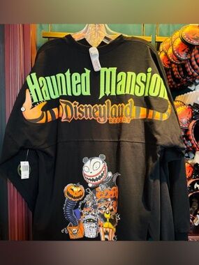 Disneyland Haunted Mansion Nightmare Before Christmas Spirit Jersey Large NWT